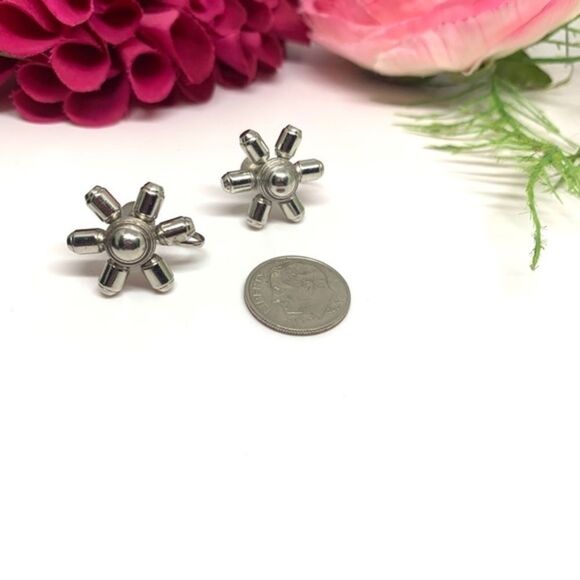 ⚜️VINTAGE Silver Asterix Unique Clip Earrings - Picture 8 of 8